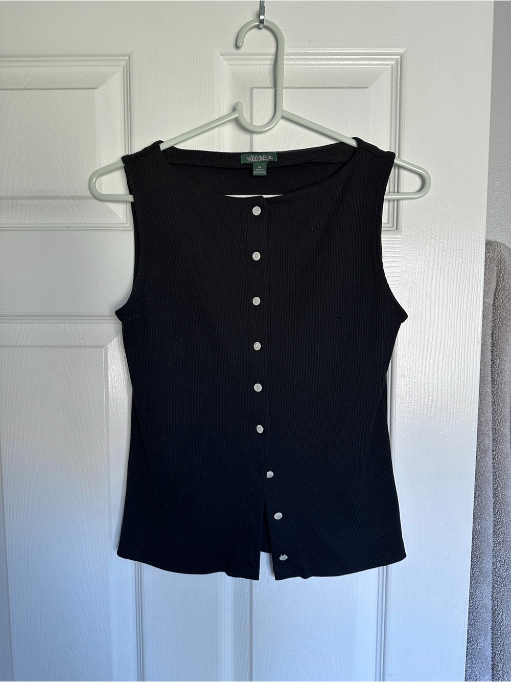 Sleeveless Black Button-Front Knit Top in excellent condition